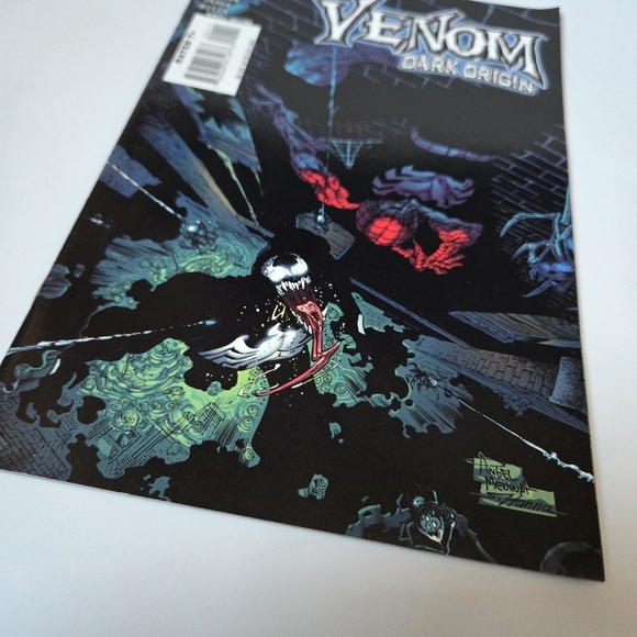 Marvel comics Venom Dark Origin Comic Book - Picture 3 of 6